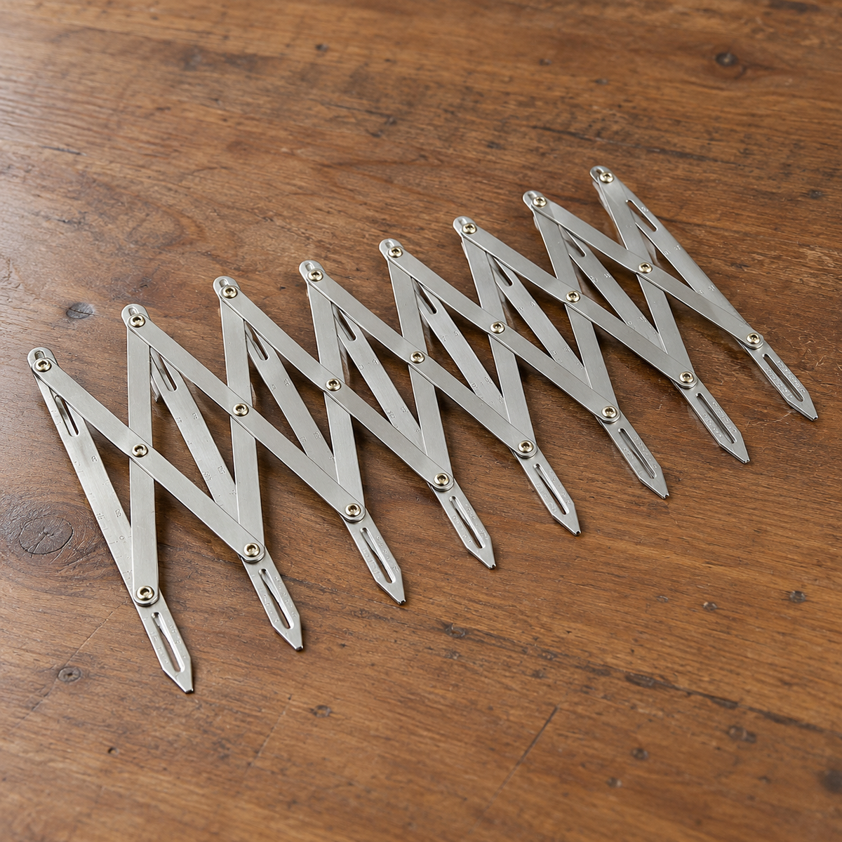 Button Mapping Tool – Adjustable Multi-Size Button Gauge for Tailoring & Self-Cover Button Making